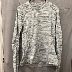 Lulumon athletic wear long sleeve t shirt